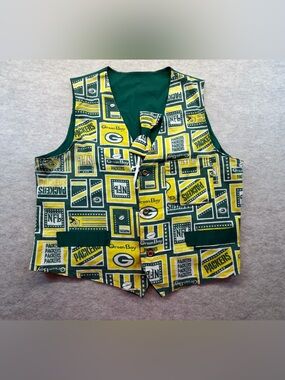 Vintage Green Bay Packers NFL Men’s Vest Medium w/ Matching Bow Tie (see photos)
